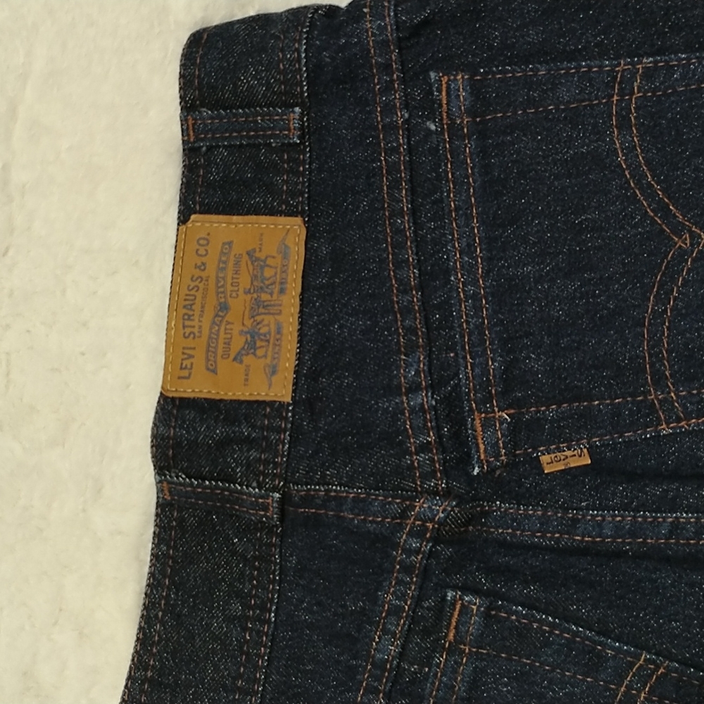 Rare vintage Levi's high rise tapered leg dark wash jeans - Picture 8 of 15